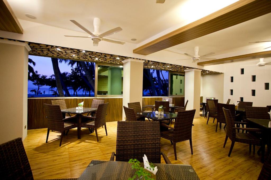 هتل کانی پالم بیچ مالدیو